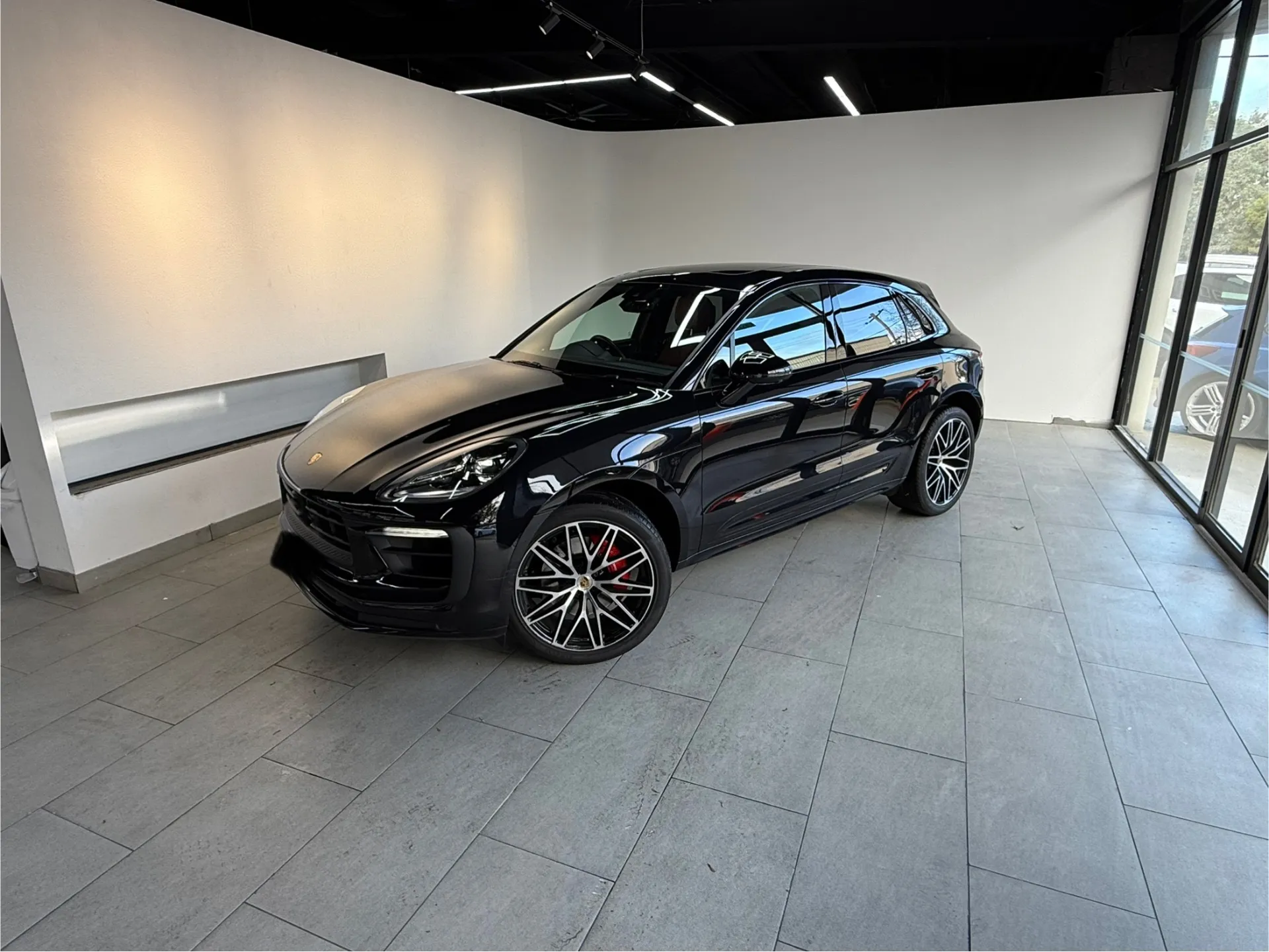 2023 Porsche Macan S 1