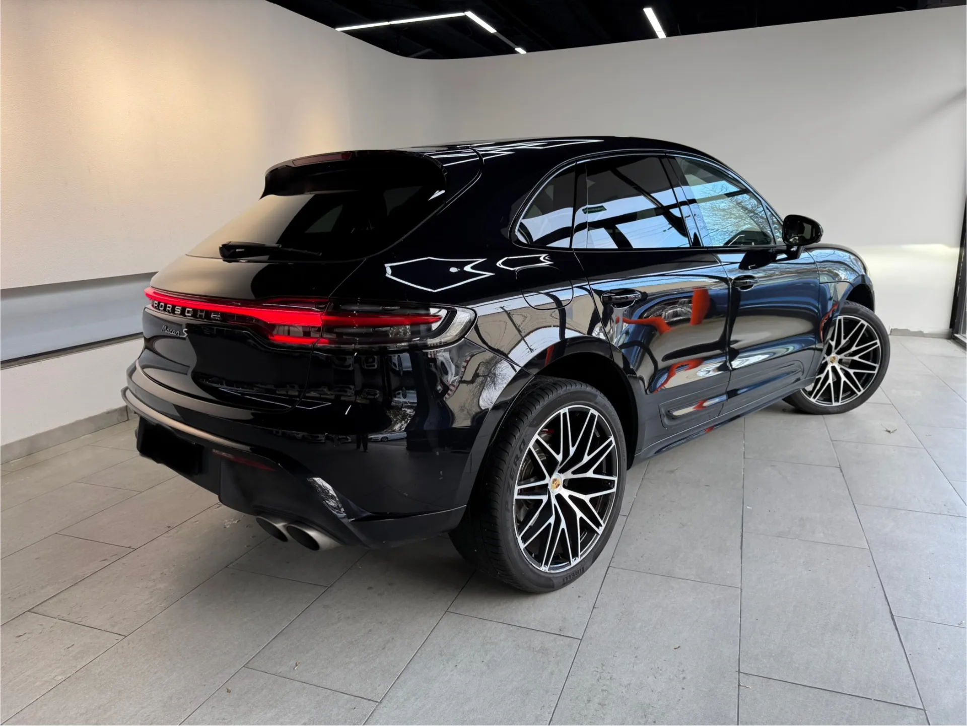 2023 Porsche Macan S 2