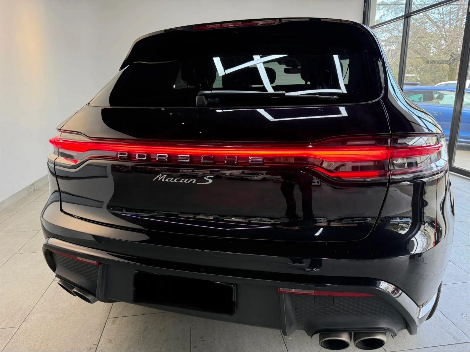 2023 Porsche Macan S 3
