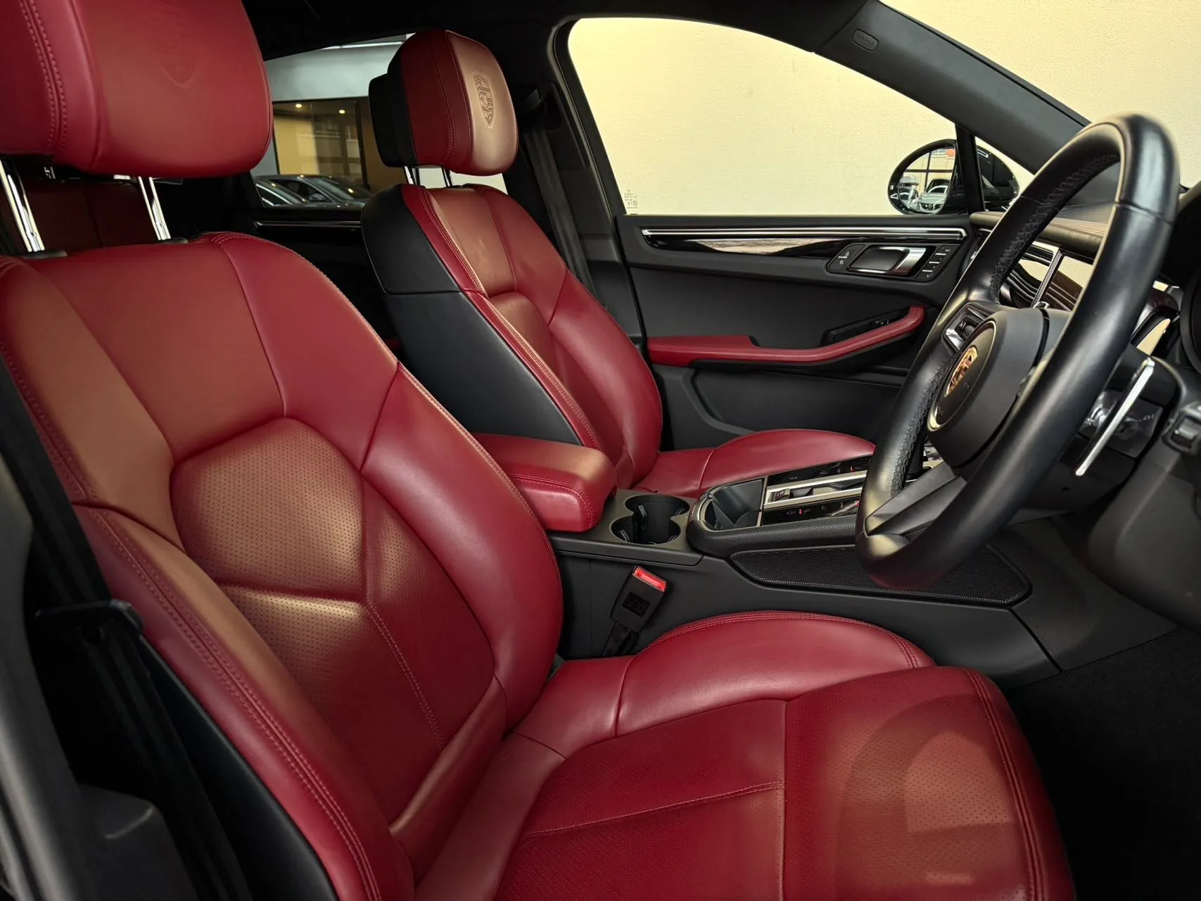 2023 Porsche Macan S 6