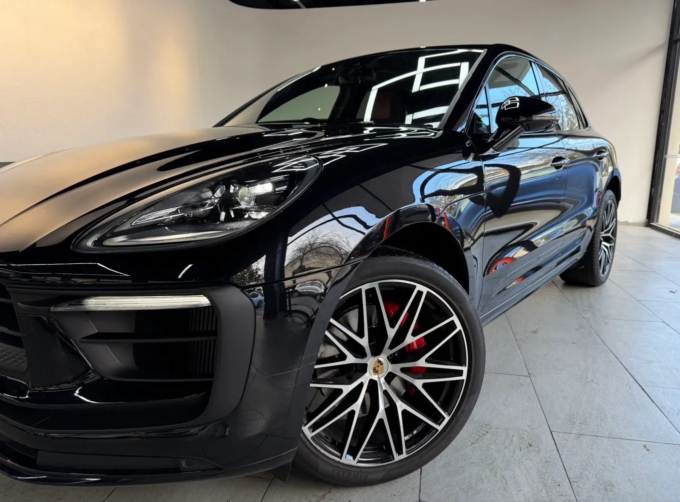 2023 Porsche Macan S 0