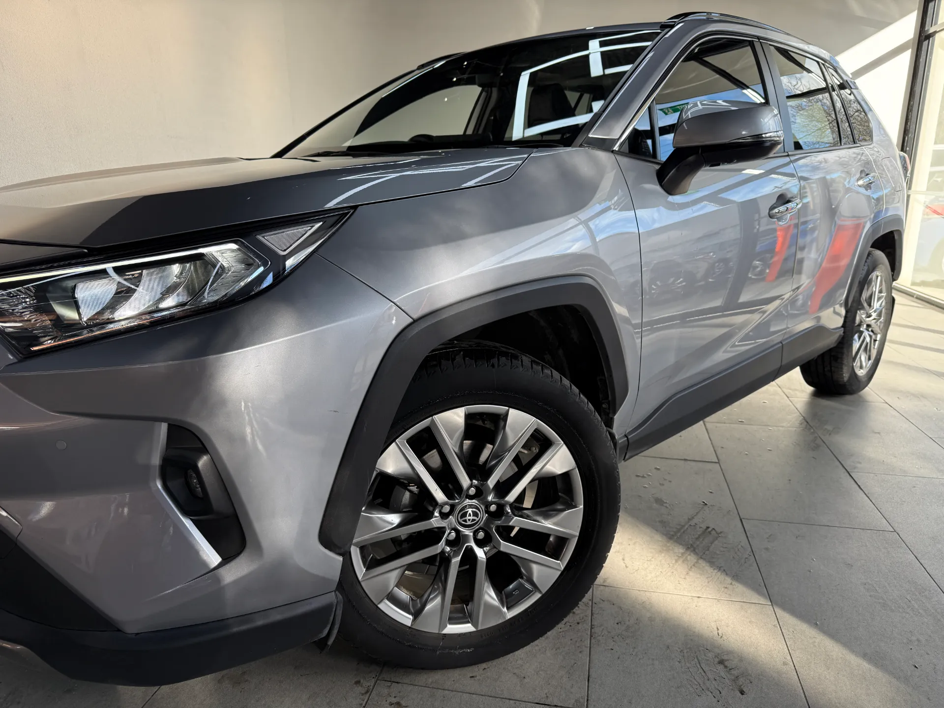 2022 Toyota RAV4 Cruiser 2