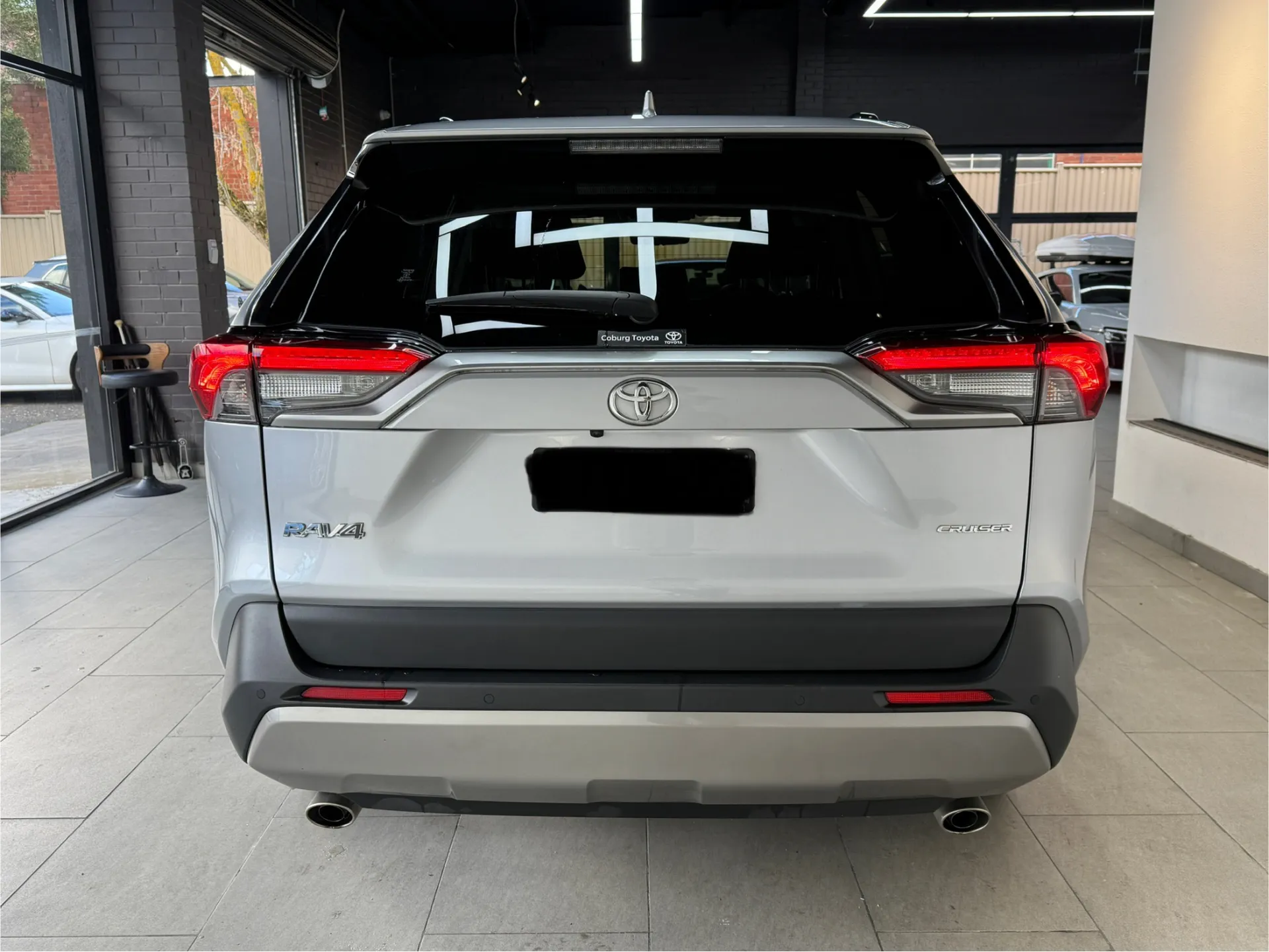 2022 Toyota RAV4 Cruiser 4