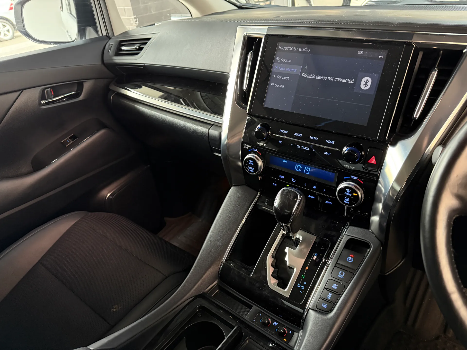 2022 Toyota Alphard Hybrid Executive Lounge 6