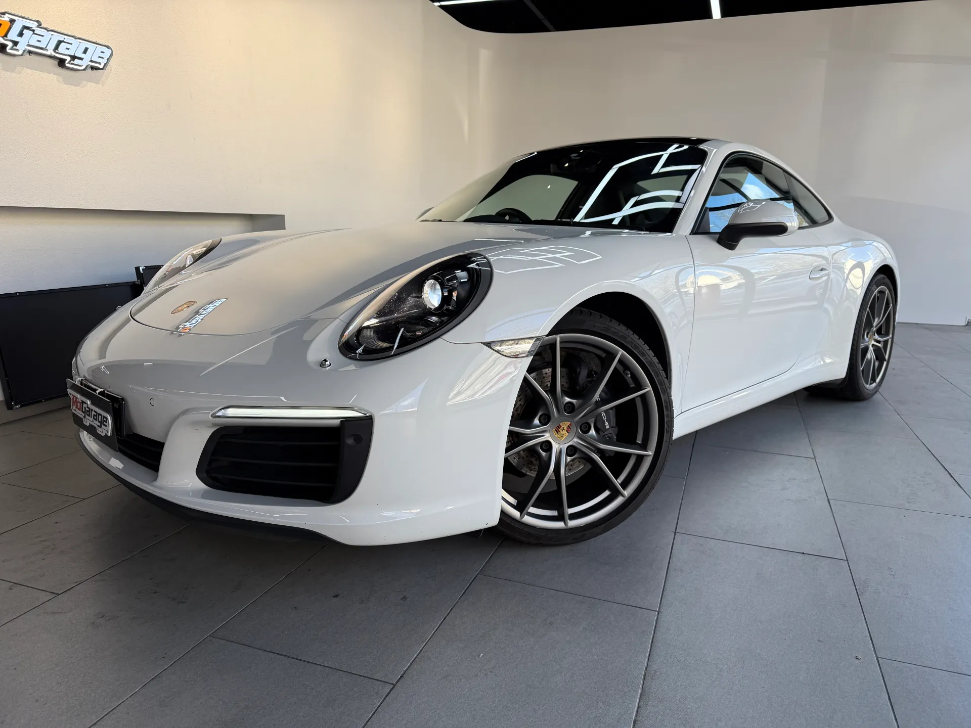 2017 Porsche 911 Carrera 2
