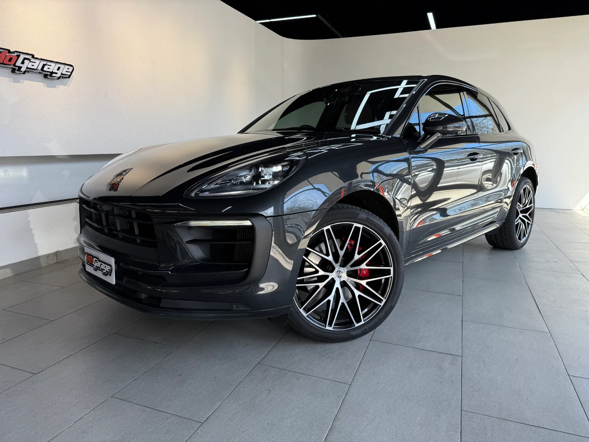 2022 Porsche Macan S 2