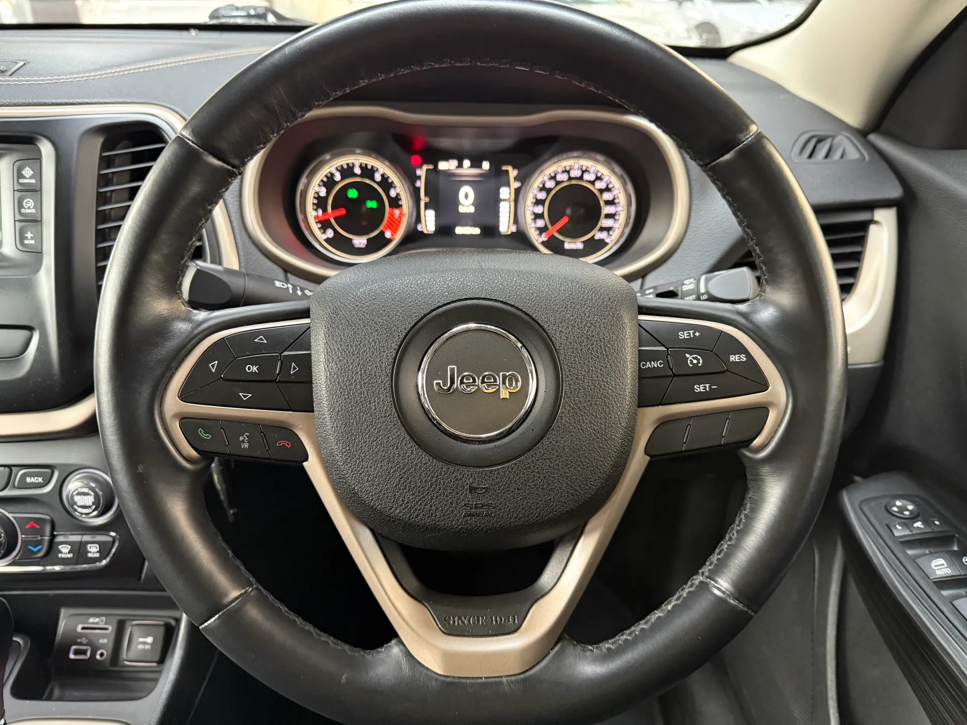 2015 Jeep CHEROKEE 6