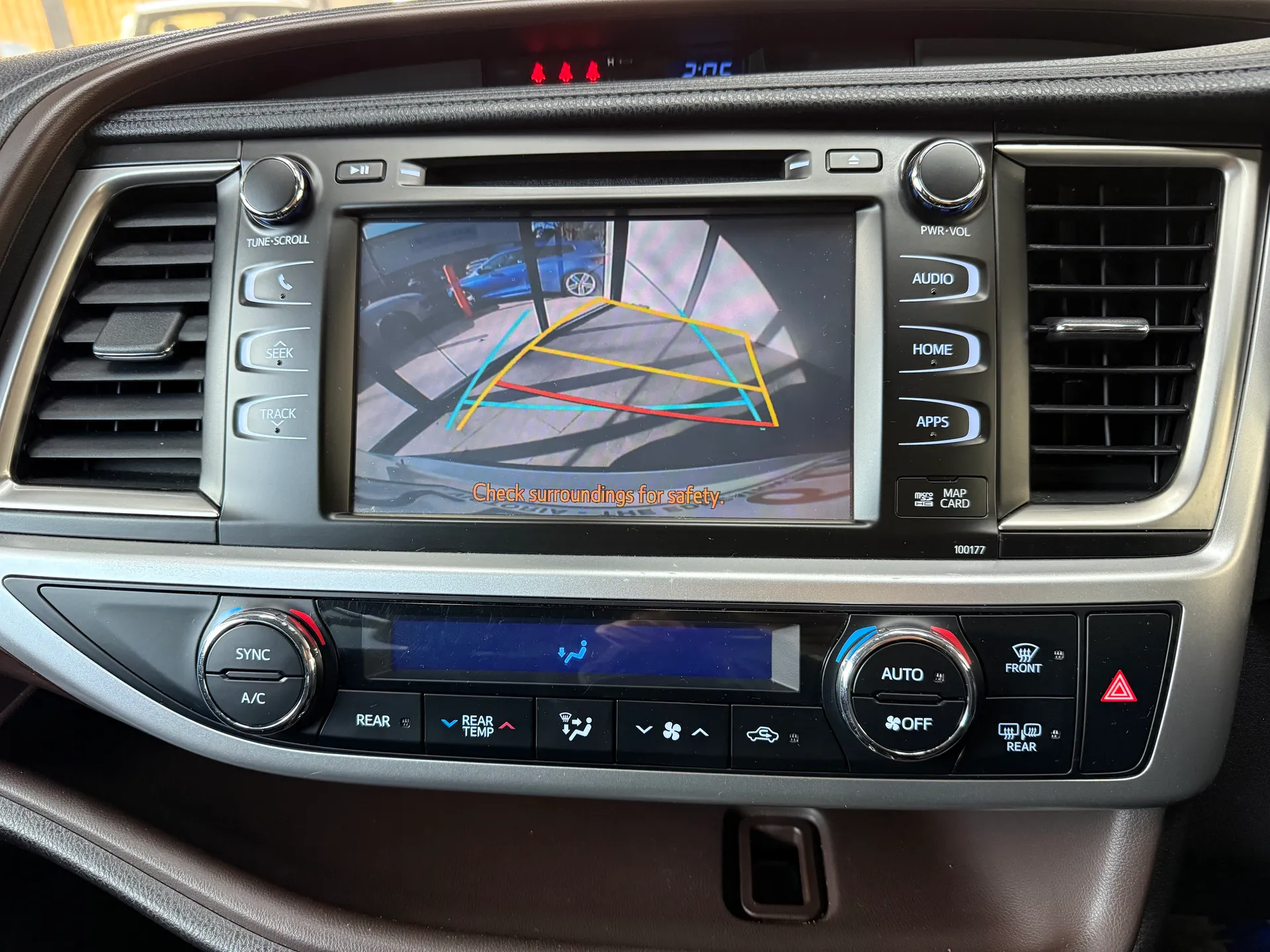 2015 Toyota KLUGER 7