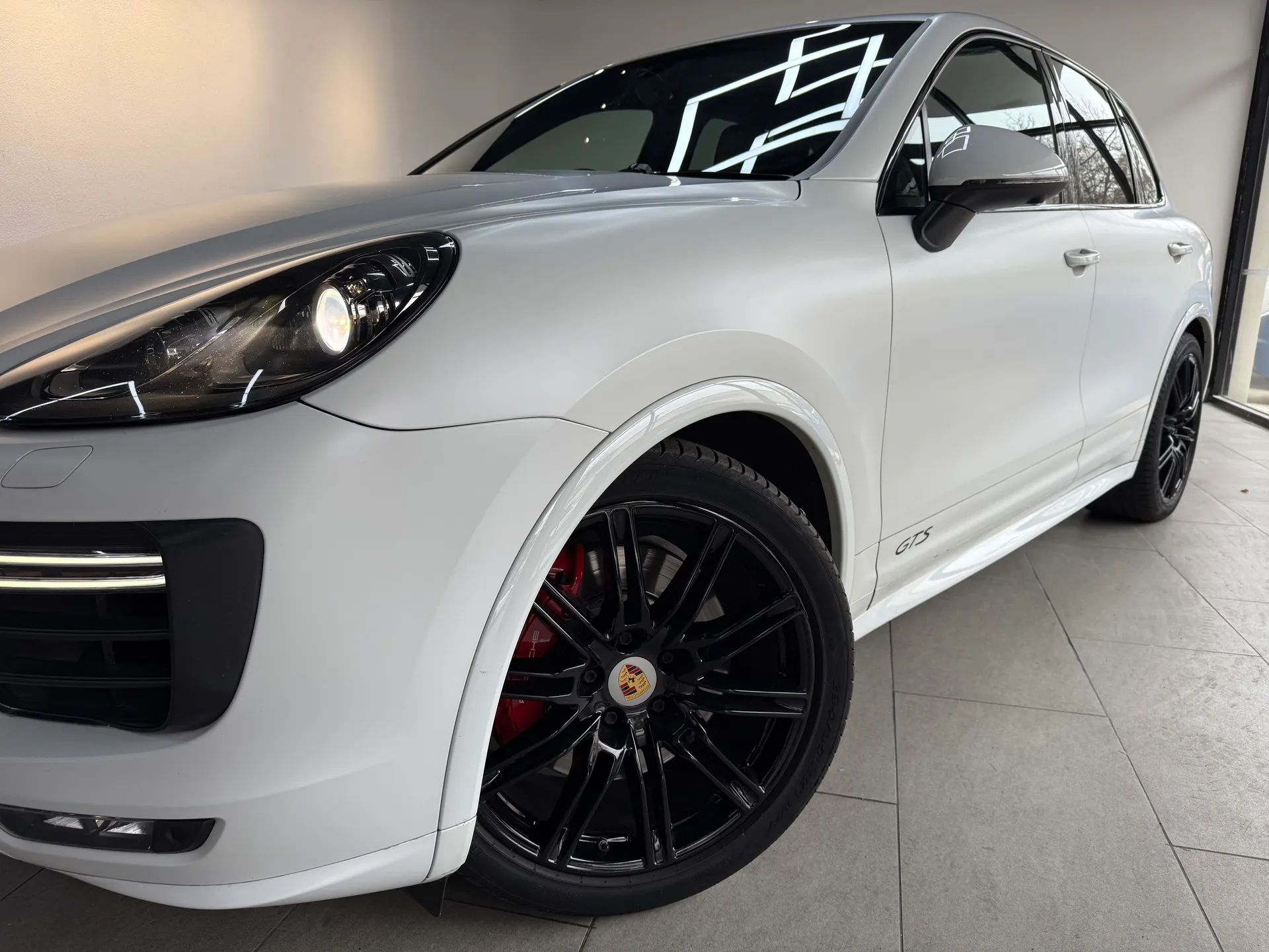 2015 Porsche CAYENNE GTS 2