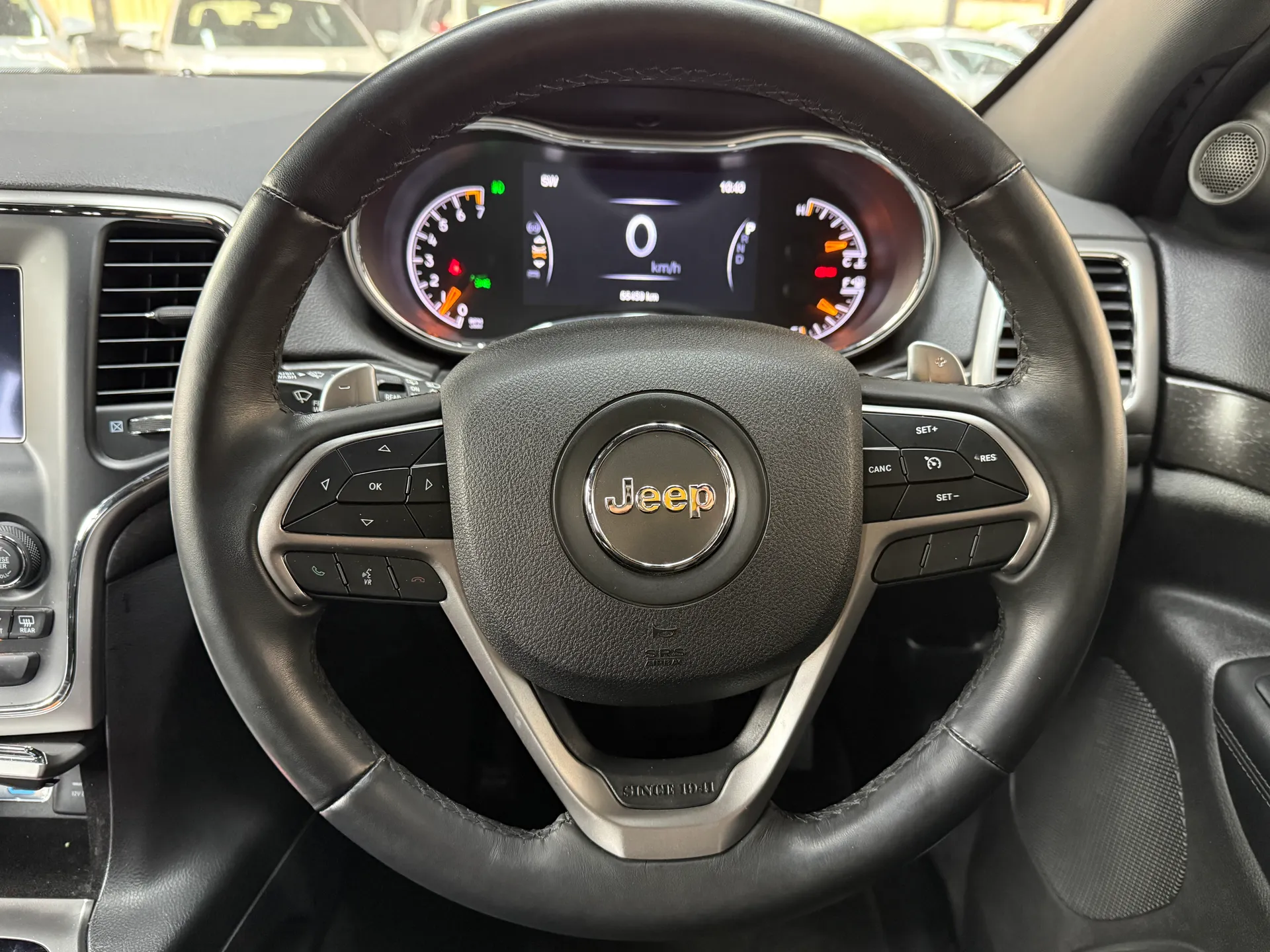 2018 Jeep GRAND CHEROKEE 6