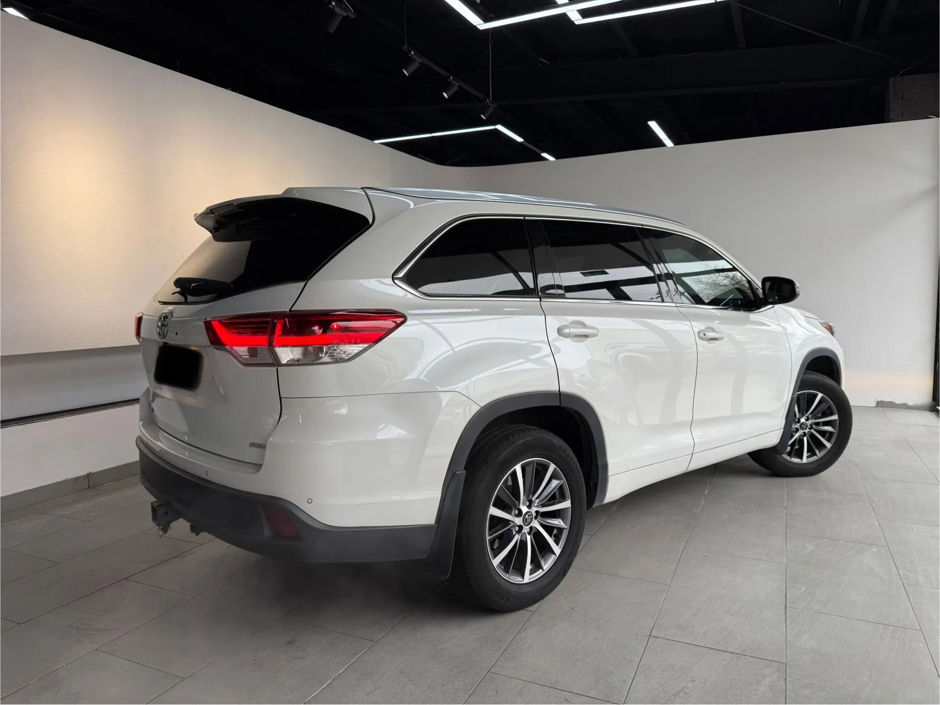 2018 Toyota KLUGER 3