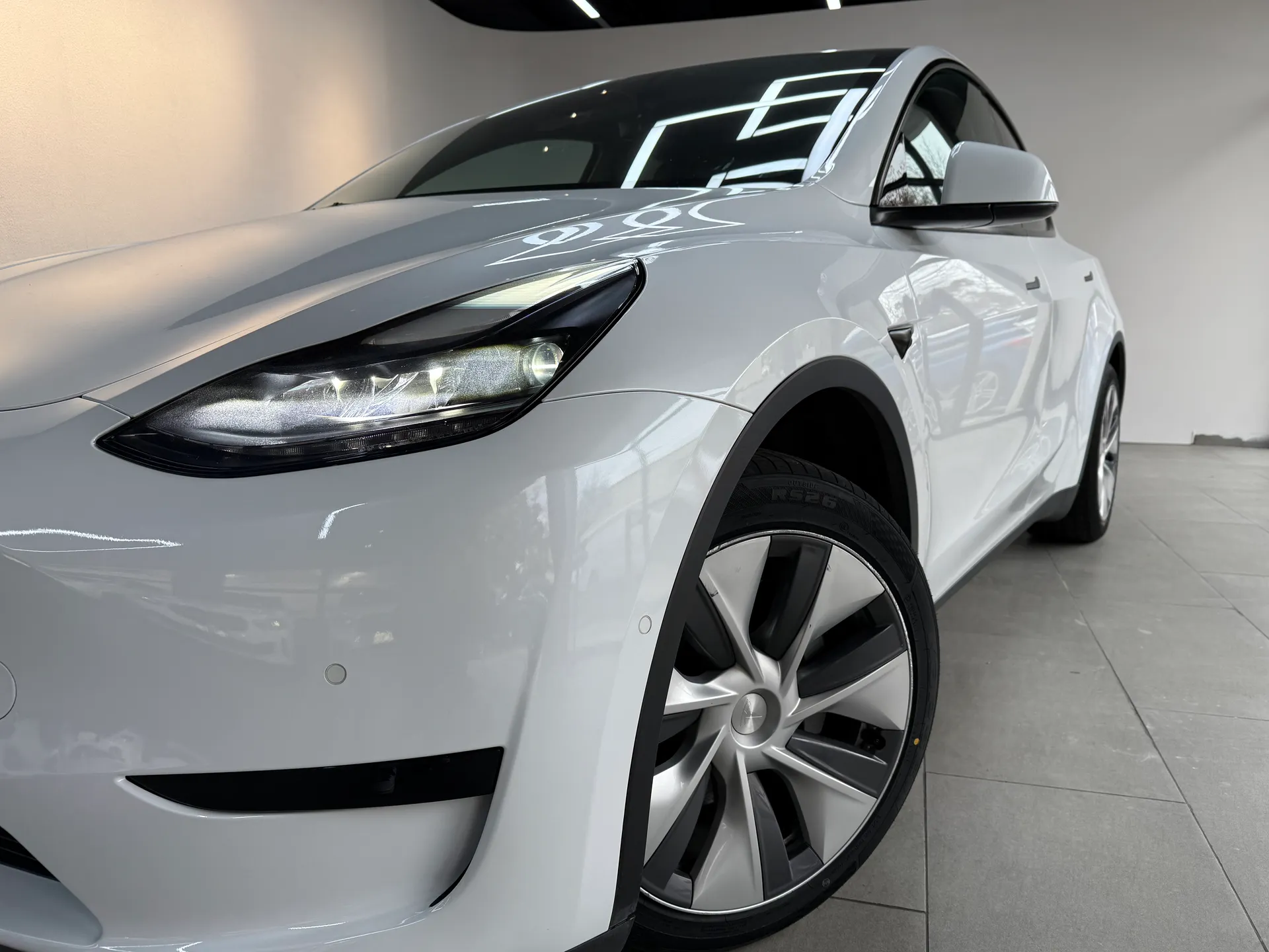 2023 Tesla MODEL Y 2