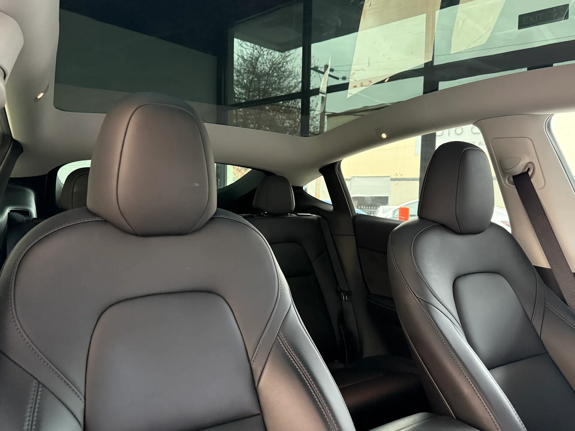 2023 Tesla MODEL Y 4