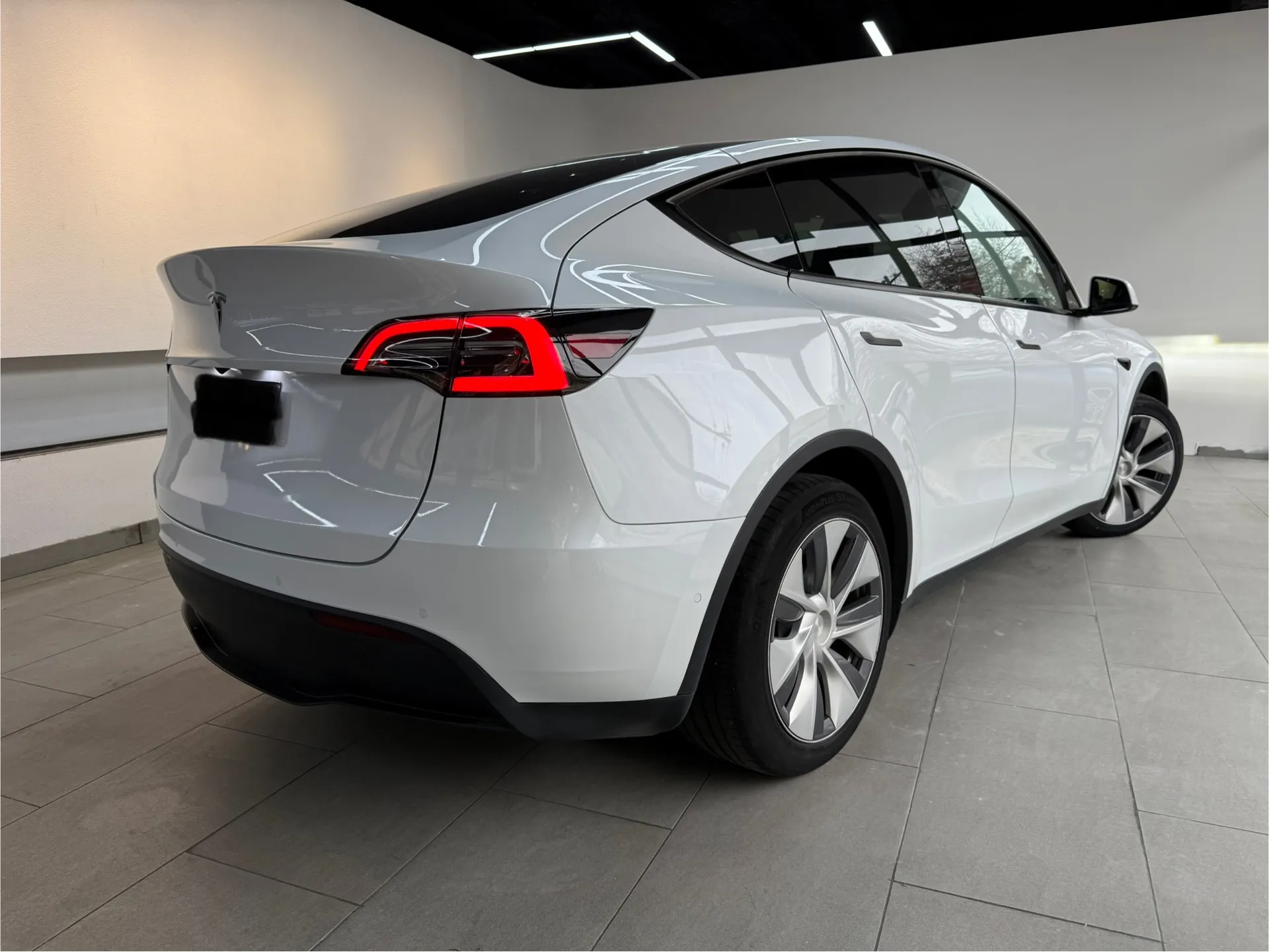 2023 Tesla MODEL Y 7