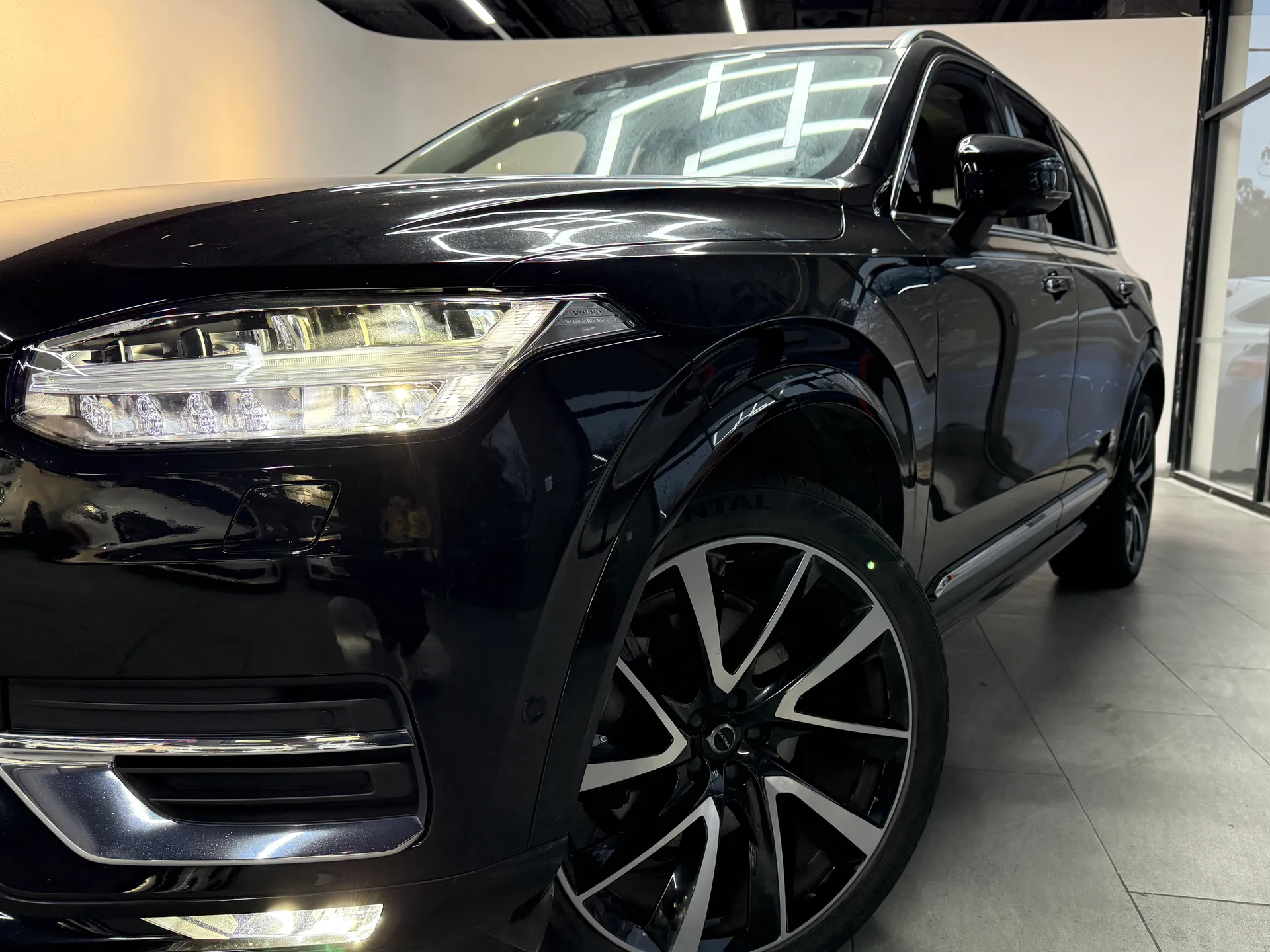 2021 Volvo XC90 2